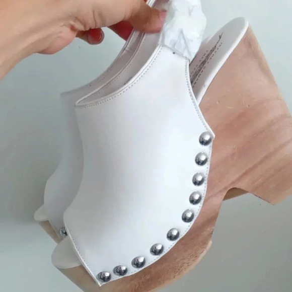 Jeffrey Campbell Shoes - ✨HOST PICK✨NWOT-Jeffrey Campbell for Free People White Wooden Clogs  Sandals